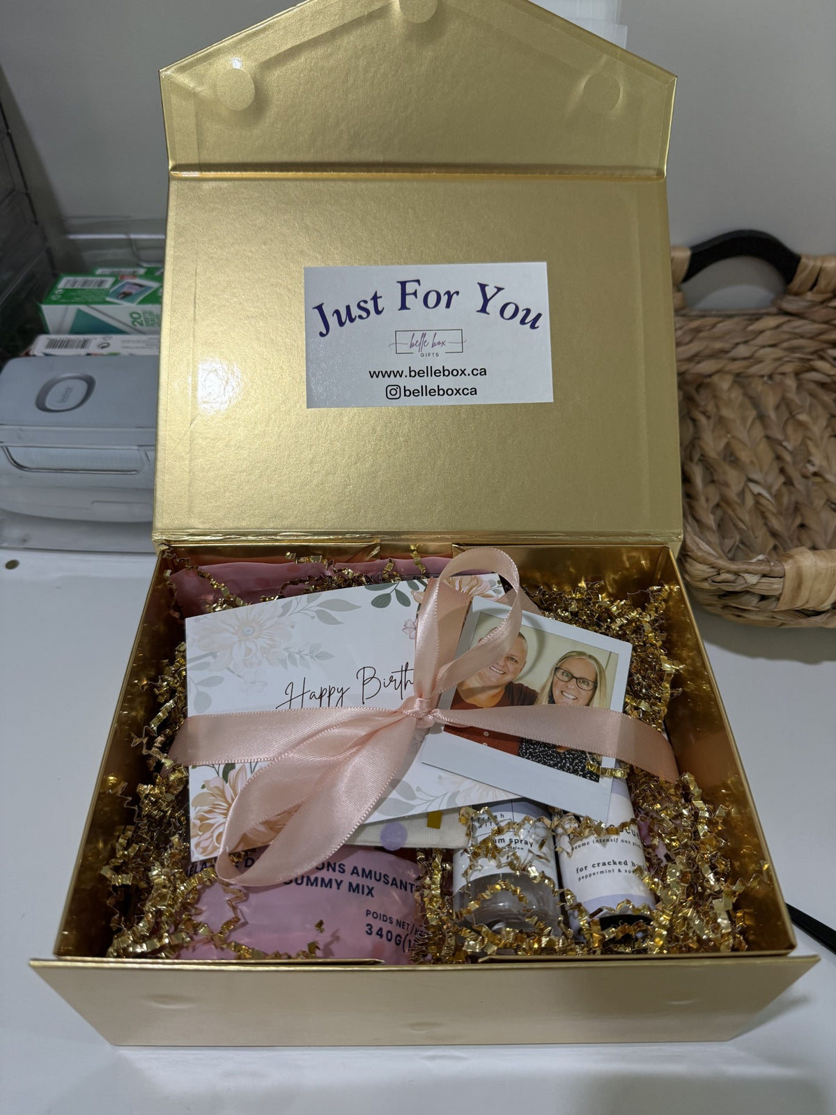 Gold magnetic closing box Belle Box