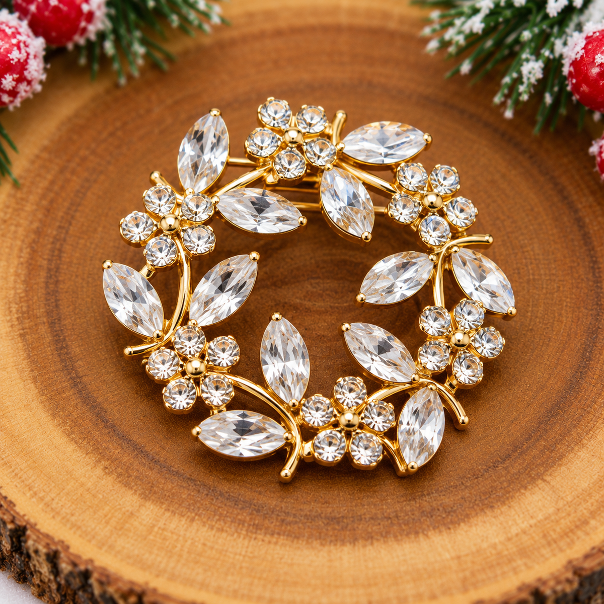 Sparkly wreath brooch Belle Box