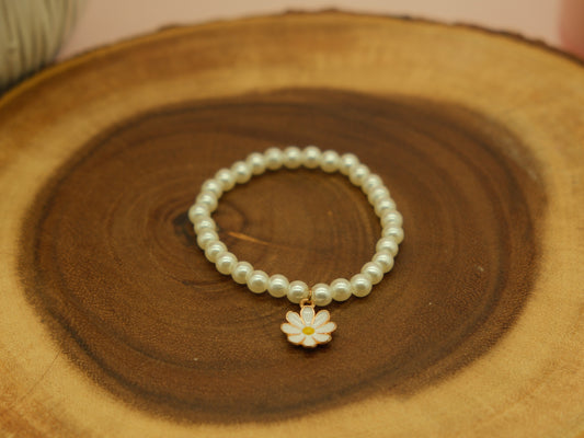 Daisy charm bracelet