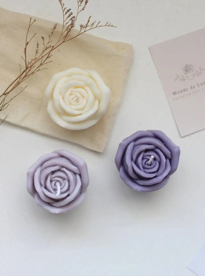 Lovely Rose Candle: Lilac/Lavender Scented Monde de Lumiere