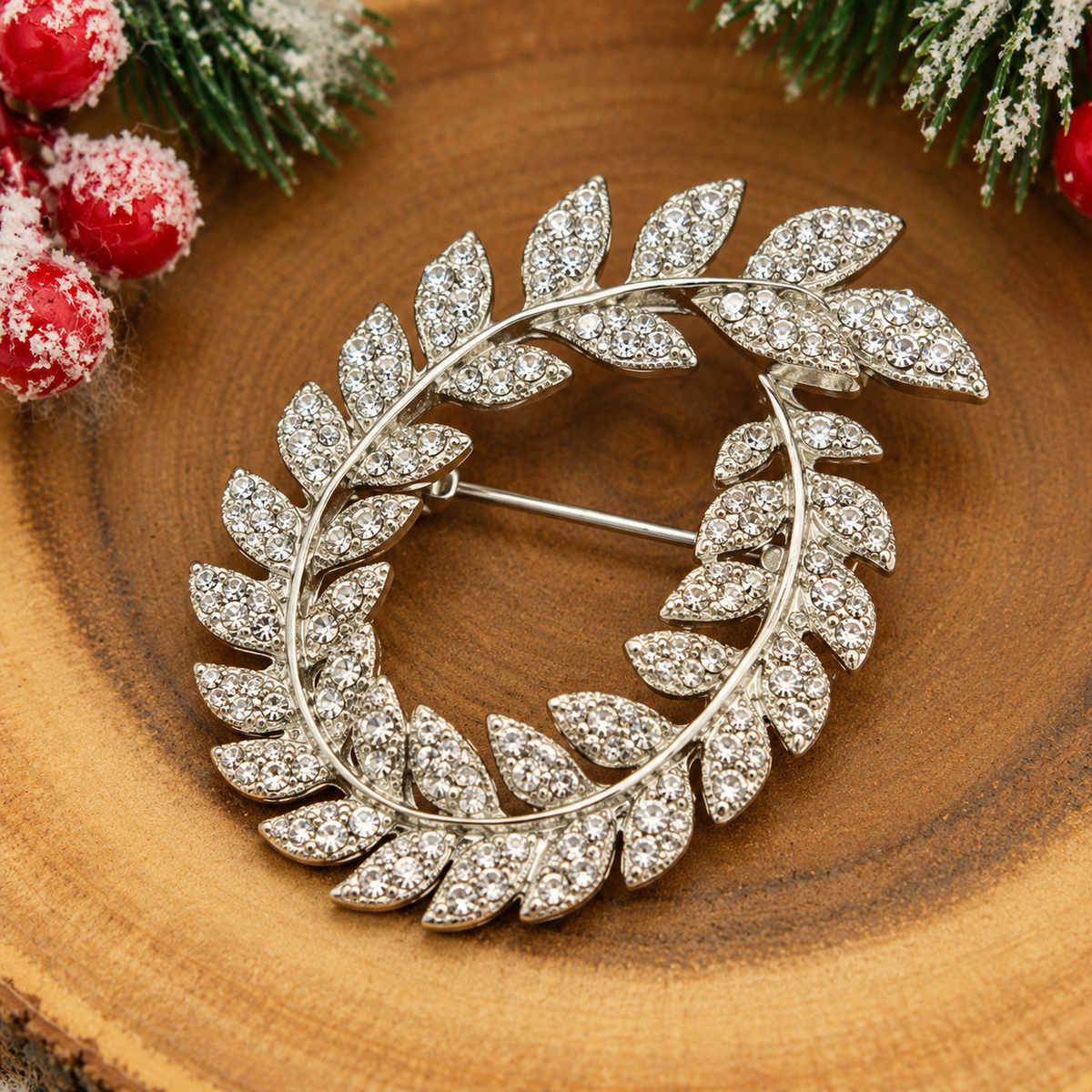 Christmas wreath brooch Belle Box